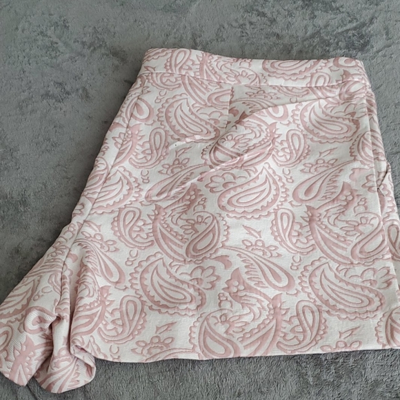 Victoria Beckham Shorts - Picture 2 of 3